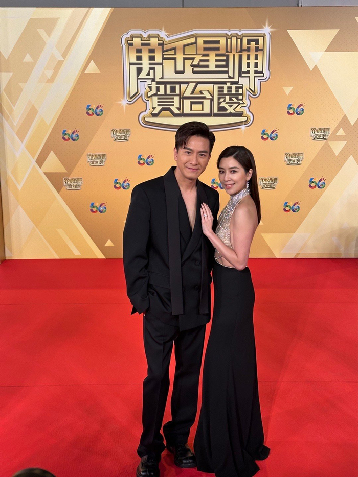 马国明,黄智雯亮相马明现场被主持人调侃是否穿着真空西装……|马国明