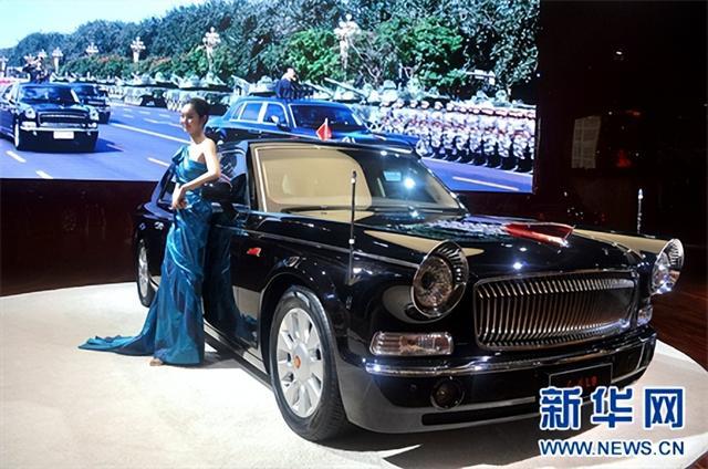 红旗L9轿车在2013上海国际汽车展上进行展示。