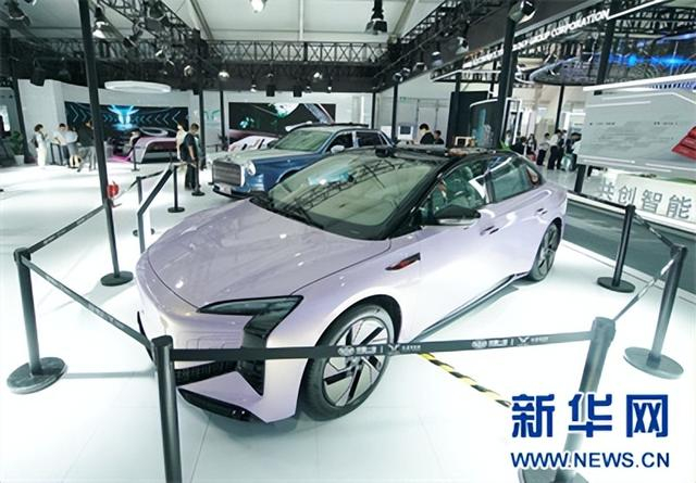 2023年5月27日，在2023中关村论坛展览（科博会）中拍摄的红旗新能源汽车。