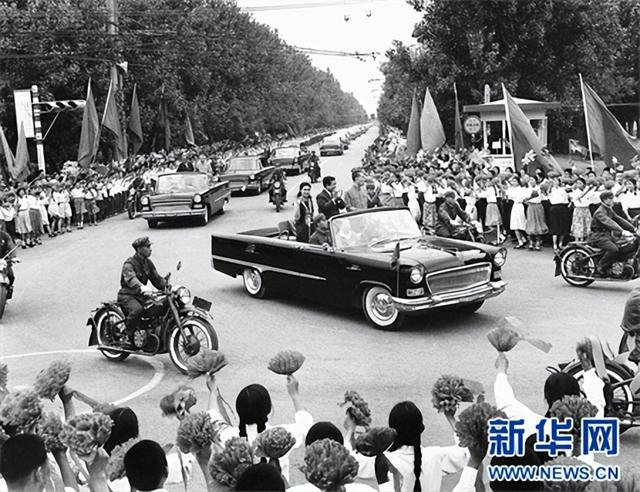 1970年7月2日，红旗轿车接待来访外国政要。
