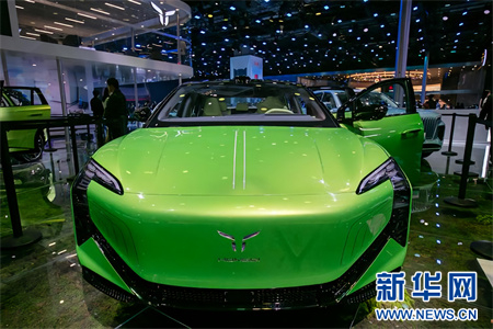 2023年4月25日，上海车展正式首发亮相的红旗新能源纯电轿车红旗E001。