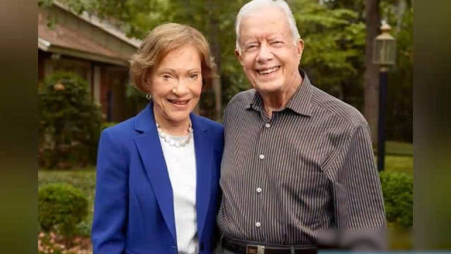 美国前第一夫人罗莎琳卡特去世曾与其丈夫一起接受临终关怀