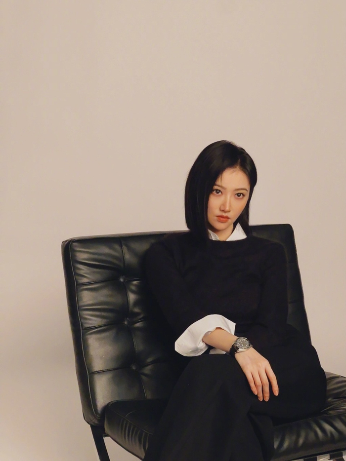 短发造型酷飒绝美,气场全开,百变景甜……|景甜|短发|百变_新浪新闻