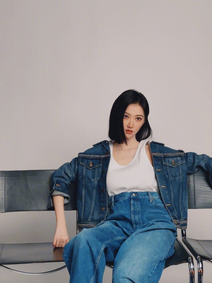景甜最新营业照来了,短发造型酷飒绝美,气场全开,百变景甜……|景甜