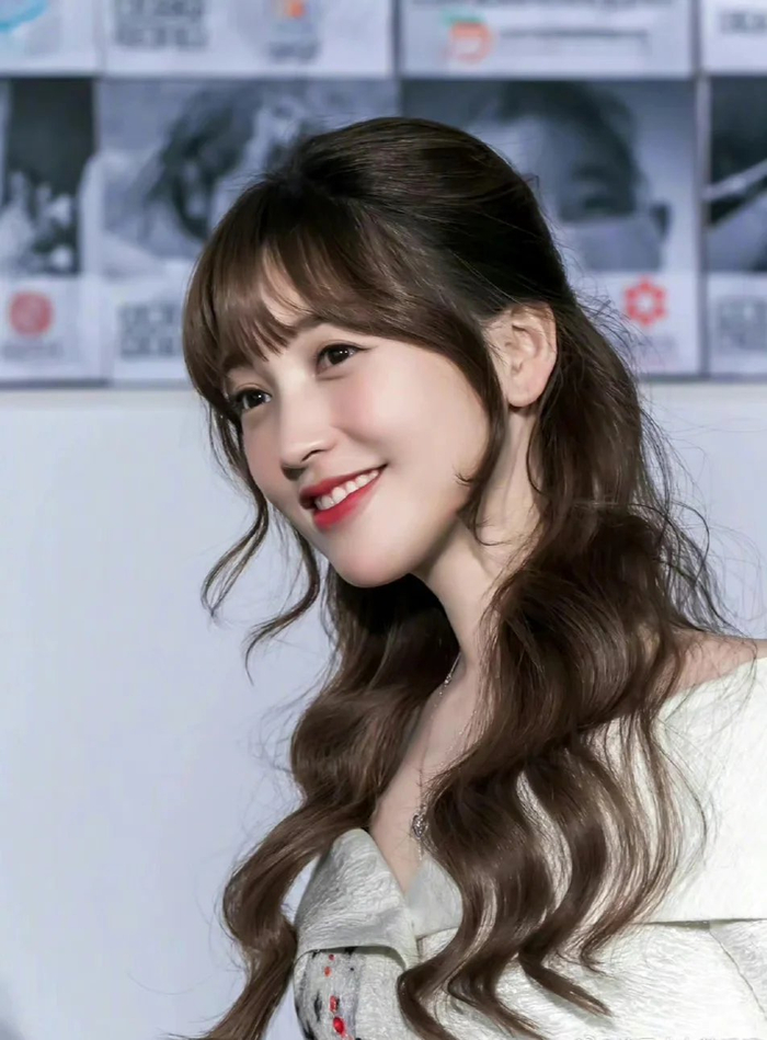 蓝菲琳曾经是多少人的白月光?|金莎|姐弟恋_新浪新闻