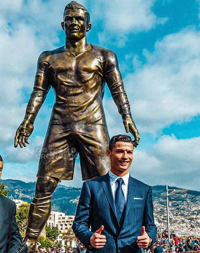 利雅得胜利的c罗雕像出炉,斜刘海太丑,还戴黑手套|利雅得|c罗|雕像
