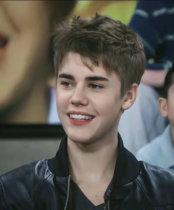 分享一波比伯早前帅照|比伯|海莉_新浪新闻