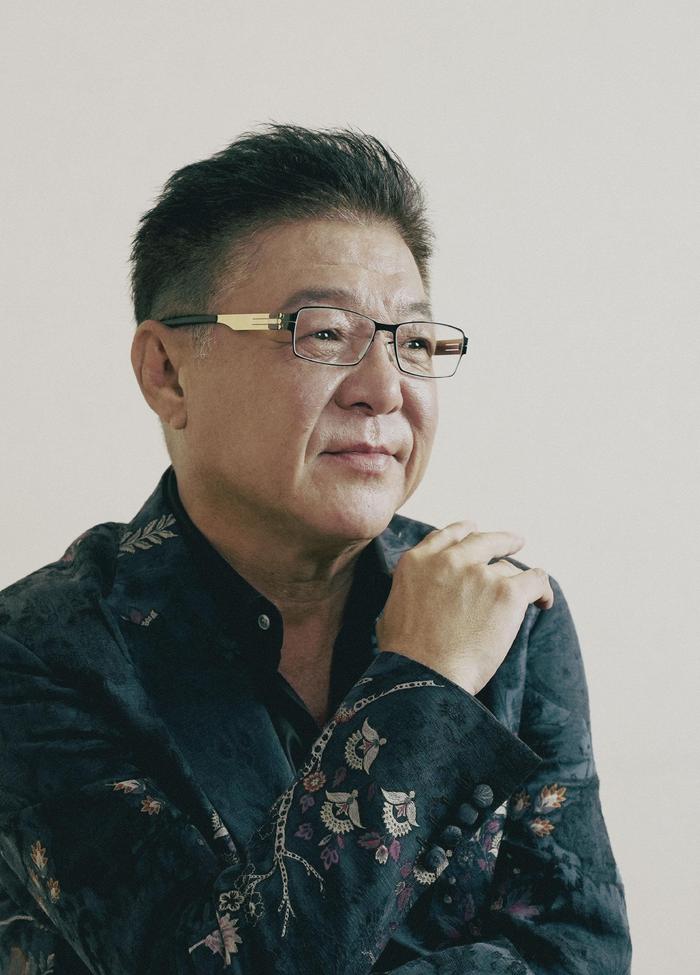 姜育恒表示现在的心态非常豁达开朗,变得更爱大笑。 新京报记者 郭延冰 摄