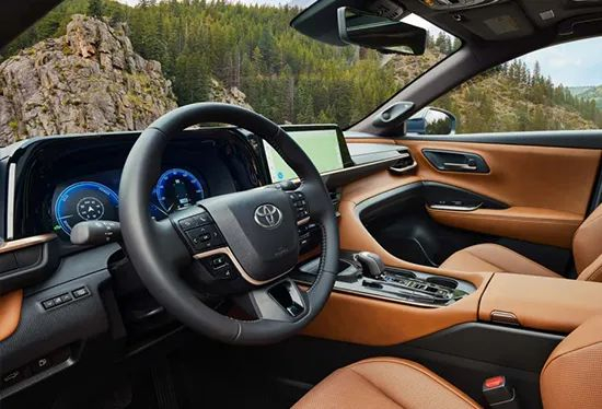 定位中大型suv皇冠signia洛杉矶车展亮相