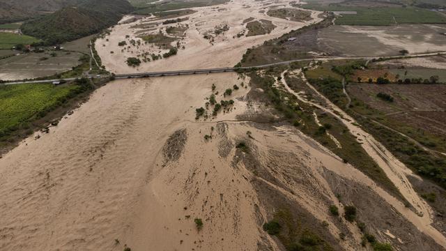 多米尼加多地發佈颶風雷暴天氣紅色警報