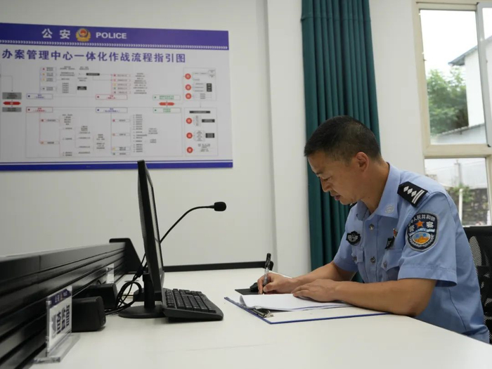 工作中的沈晓林。