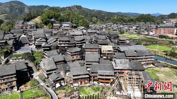 广西三江侗寨新建吊脚楼