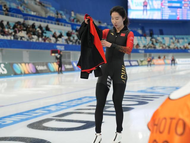 中国运动员首次登上速滑3000米领奖台韩梅真正的我回来了