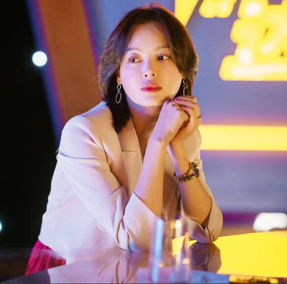 从发型到嘴圈粉还得是辛芷蕾