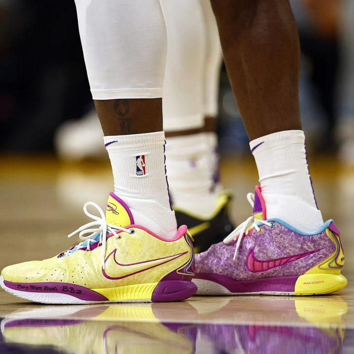 nba上脚合集哈登8新配色亮相这几双kobe是真帅