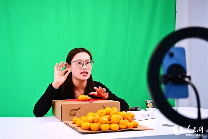 江西南丰:直播电商助农货俏销|助农|人民网|农产品_新浪新闻