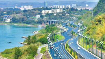 宜宾“最美沿江路”。 罗平 摄