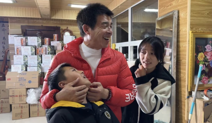 壹点面孔柏剑和他200个孩子的双向奔赴