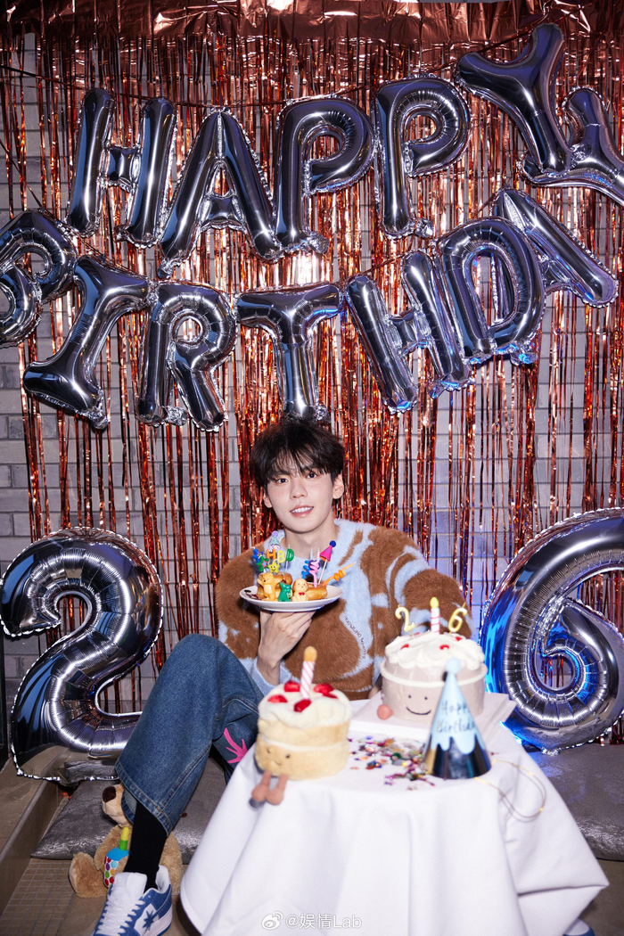 丨超级无敌大帅哥@biiiii毕雯珺 生日快乐啊!