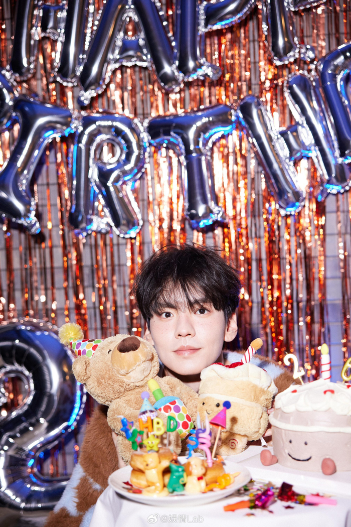 丨超级无敌大帅哥@biiiii毕雯珺 生日快乐啊!