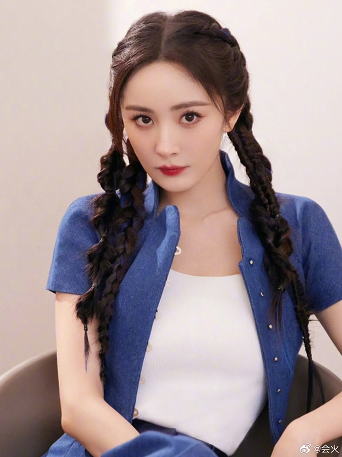 杨幂跟拳击辫的适配度好高,酷飒俏皮|杨幂_新浪新闻