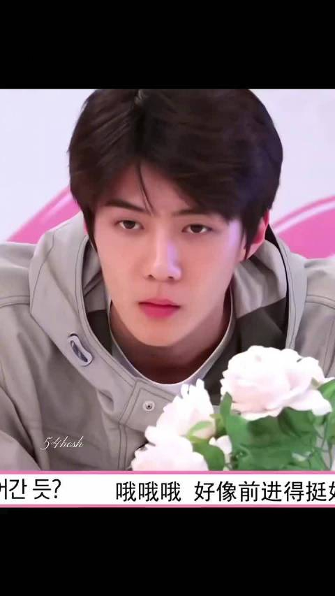 吴世勋真敢怼镜头啊这张脸太适合放大看了