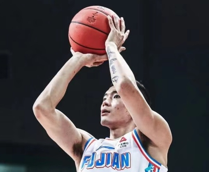 陈林坚遭遇车祸,腿部受伤,恐赛季报销,福建致命打击!