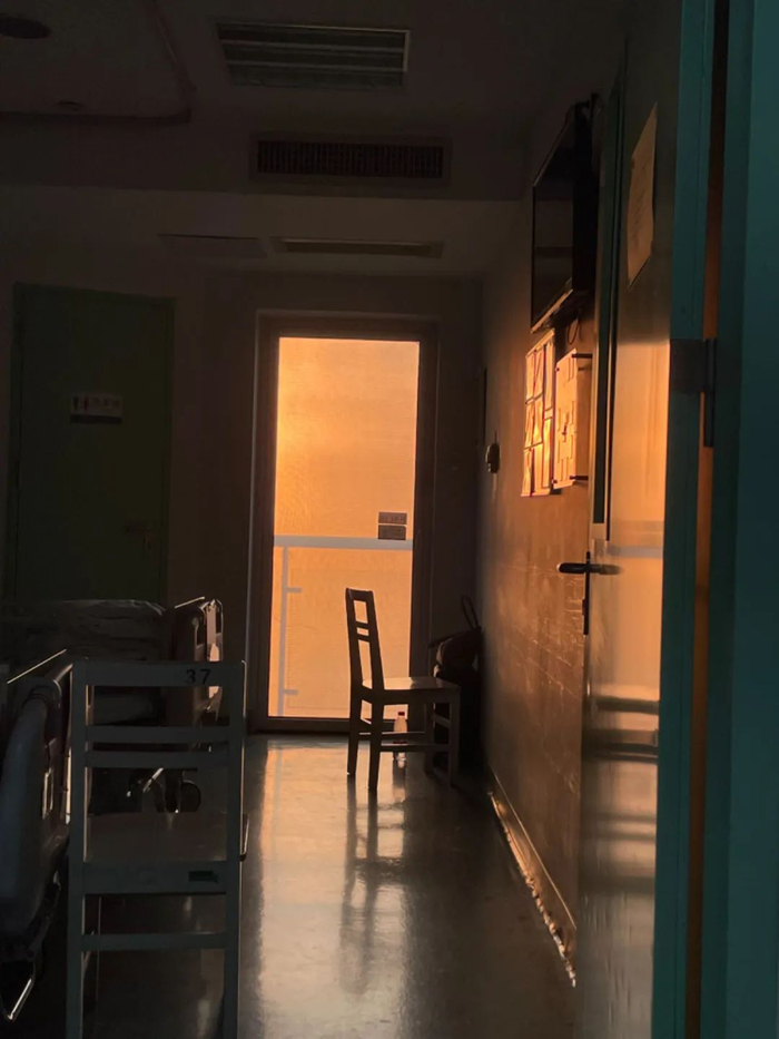 术前住院时，小林拍到了很美的夕阳。图/受访者供图