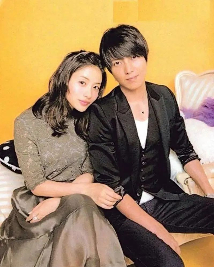 再往前是因戏生情的国宝级男神山下智久,俩人颜值很搭…(石原里美