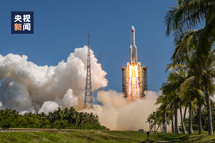 △2022年7月24日，长征五号B遥三运载火箭发射现场。