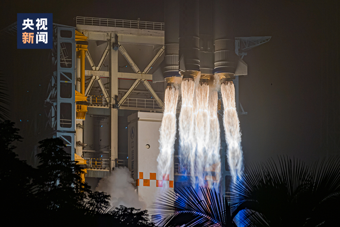 △2022年5月10日，长征七号遥五运载火箭发射现场。