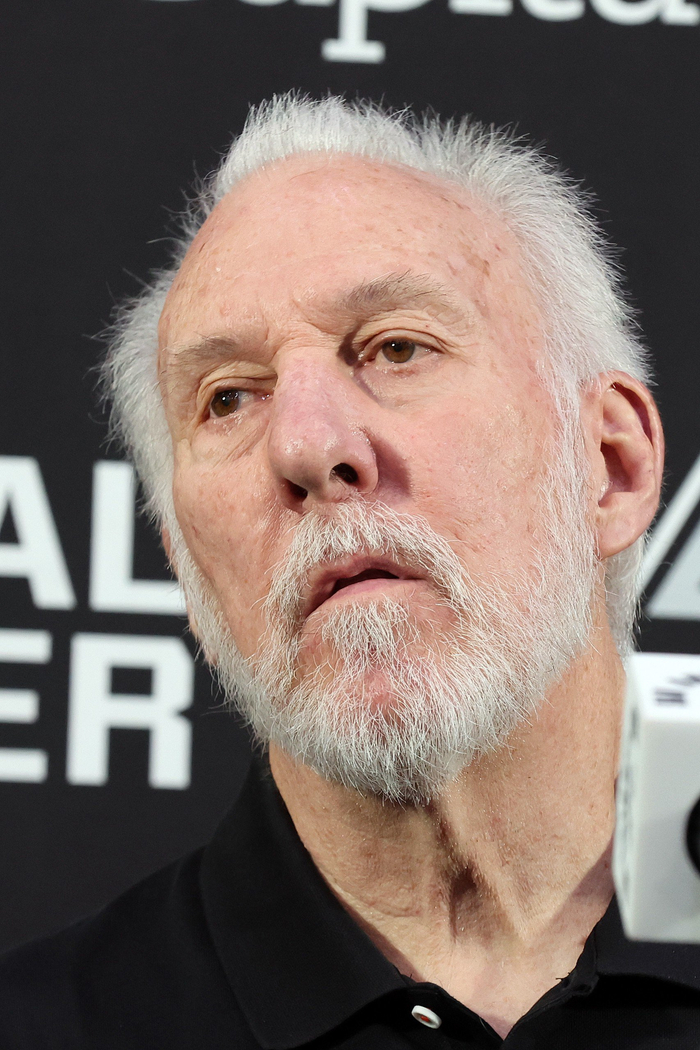 放养文班亚马马刺惨遭9连败波波维奇越老越执拗了