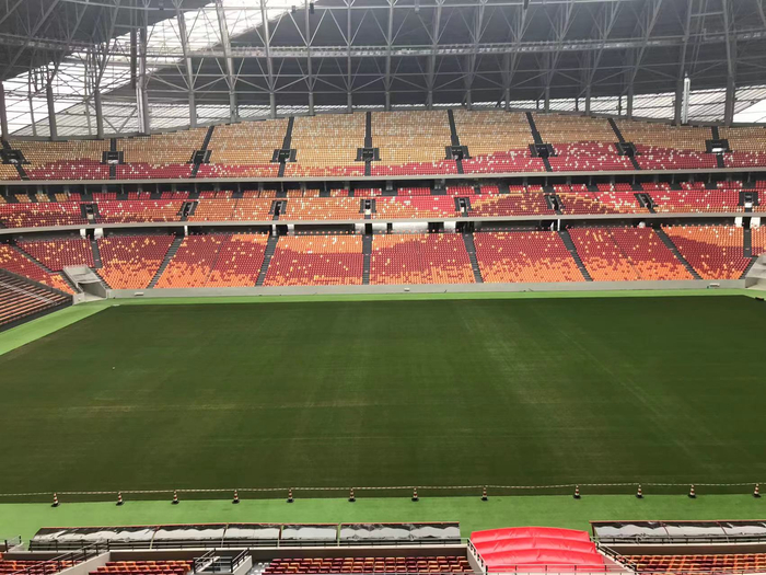 重庆龙兴足球场山城里能办世界杯半决赛的专业球场探场