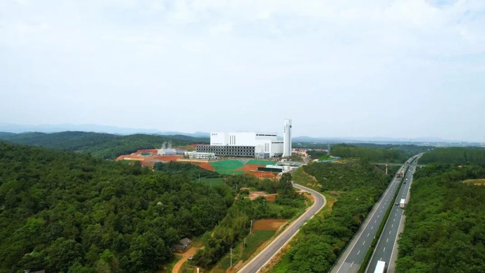 ▲宜昌市生活垃圾发电特许经营项目  摄影：陈臣