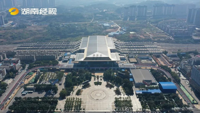 历时三年多,湖南邵阳火车站新站房改扩建完成,今天正式启用.