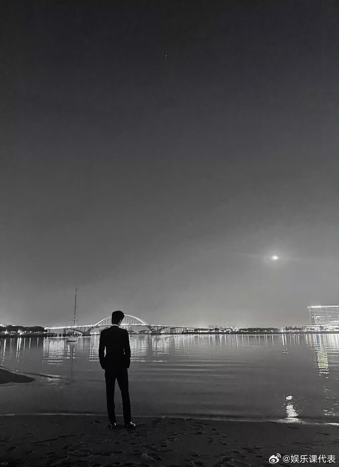 分享在厦门的时候拍的|王一博|厦门|背影_新浪新闻