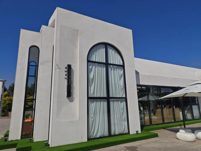 暖城书吧 杨喆 图