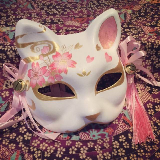 日本动漫里经常出现的狐狸面具,到底有什么特殊的意义?