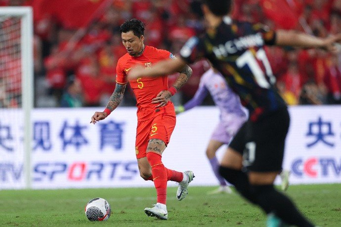 祝贺张琳芃达成国家队百场里程碑,也感谢他在这片绿茵场的坚持