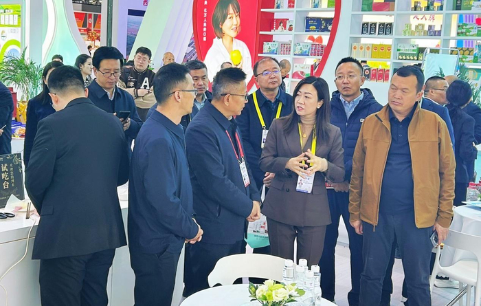 受邀参加第七届丝博会 长安花菜籽油再展风采|长安_新浪新闻