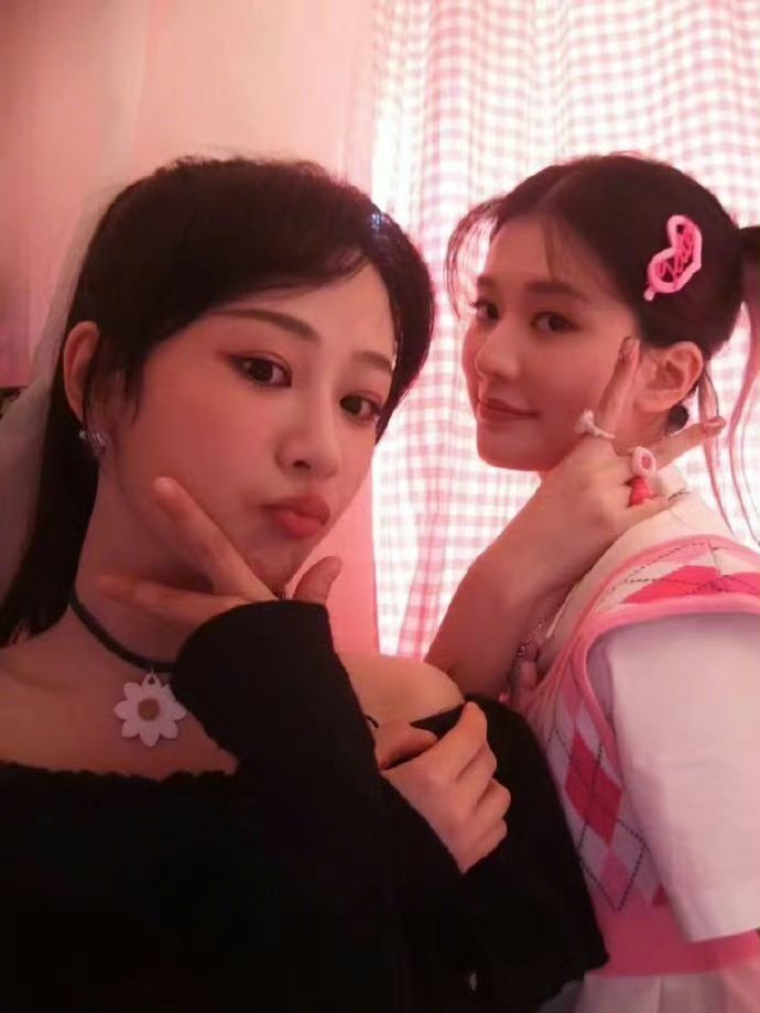 杨紫乔欣友情,连续八年为乔欣庆生……|乔欣|杨紫|庆生_新浪新闻