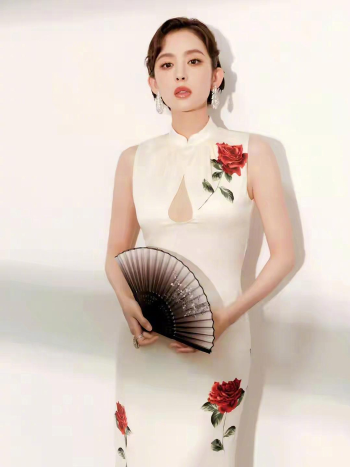 古力娜扎旗袍装也太经典了 优雅又有气质|旗袍|气质|经典_新浪新闻