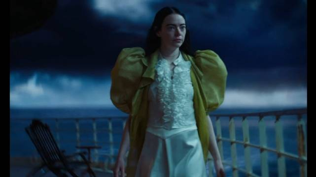 石头姐艾玛斯通的新电影可怜的东西再发布新预告