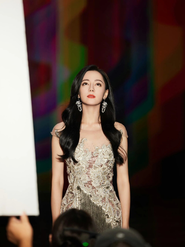 迪丽热巴vogue盛典果然是郭培高定 第五套了!