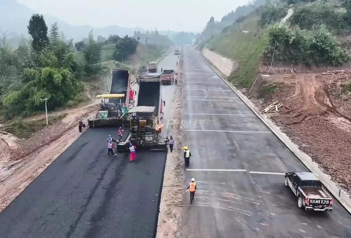 達開快速通道起於達州高新區長田村,經達川區七河路平交口,雷音鋪山及