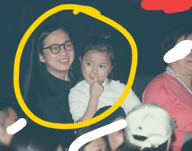 刘德华花5亿养大11岁女儿刘向蕙:跟父亲一起开画展,唱歌天赋好|刘德华