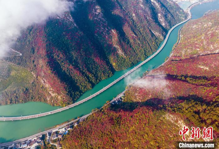 湖北兴山香溪河冬景迷人