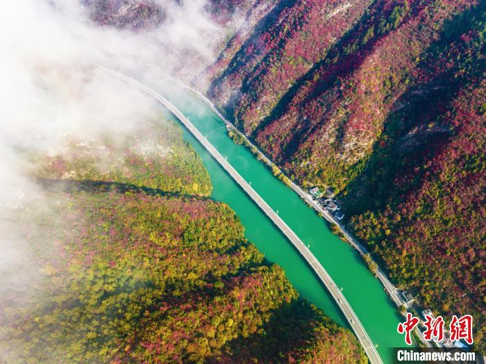 湖北兴山香溪河冬景迷人