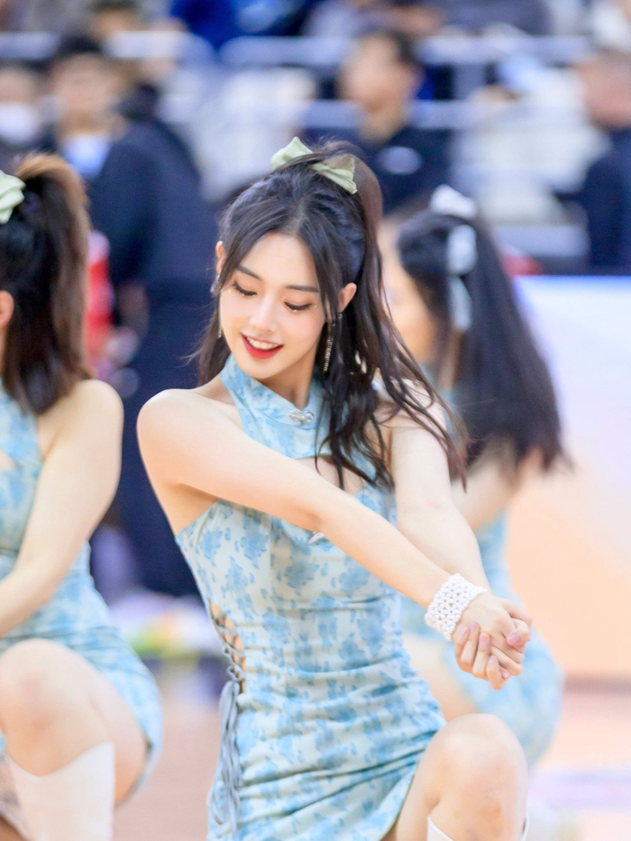 颜值出众!上海久事男篮啦啦队i dance成员:糖糖