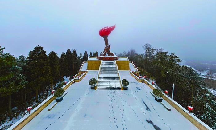 井冈山2022年三清山初雪时间 12月初便呈现在游客眼前雾凇配雪景